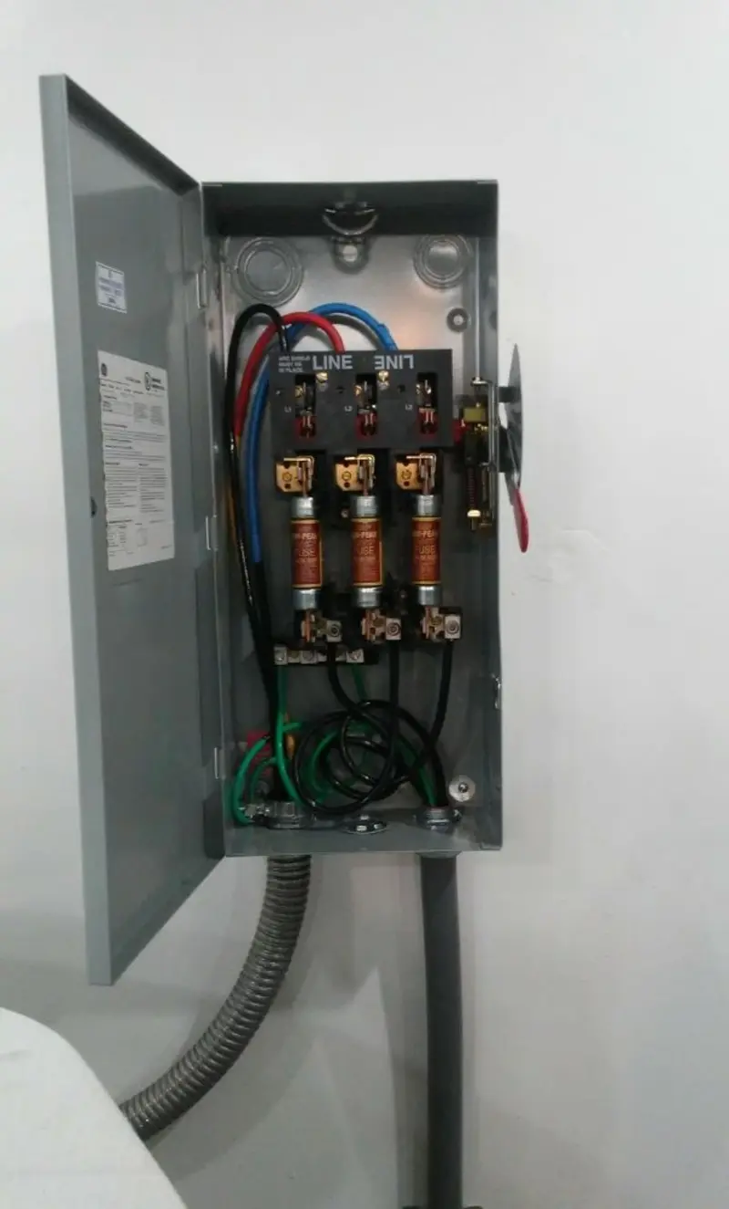 Three-phase disconnect switch installed for Smoke Detector Installation in Hot Springs Village